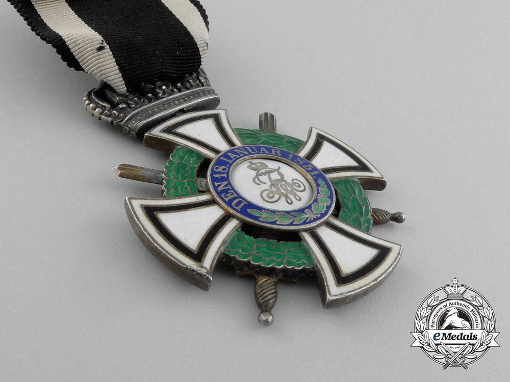 prussian_house_order_of_hohenzollern;_knight's_cross_with_swords_by_friedlander_e_5067