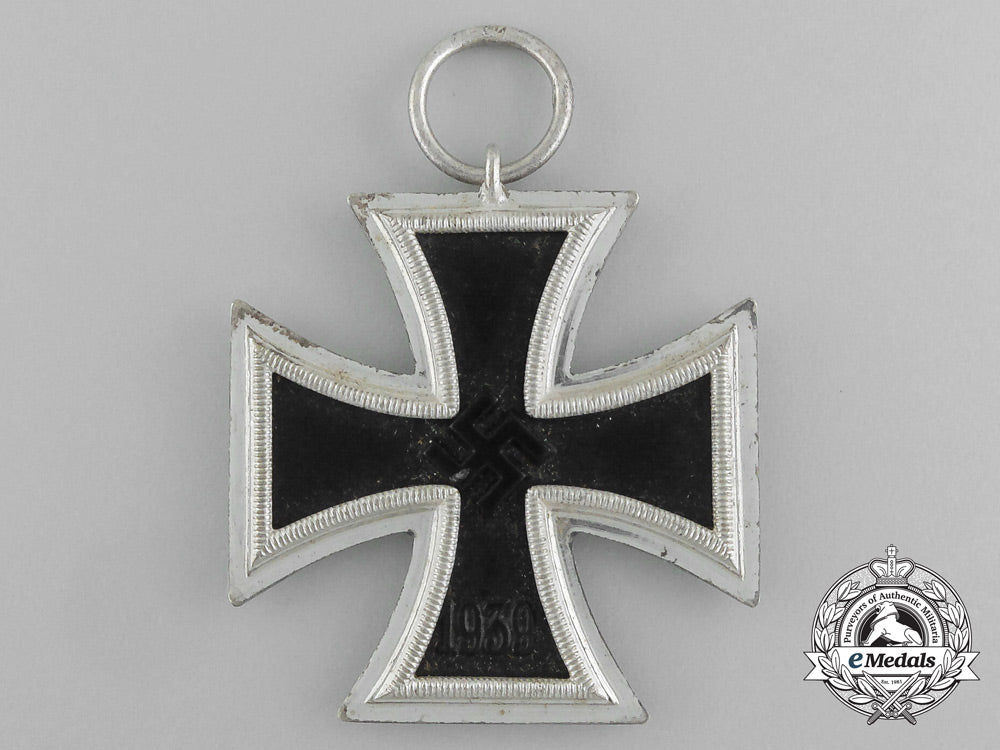 a_mint_iron_cross1939_second_class_by_berg&_nolte_with_its_boutonniere_in_its_packet_of_issue_e_5079