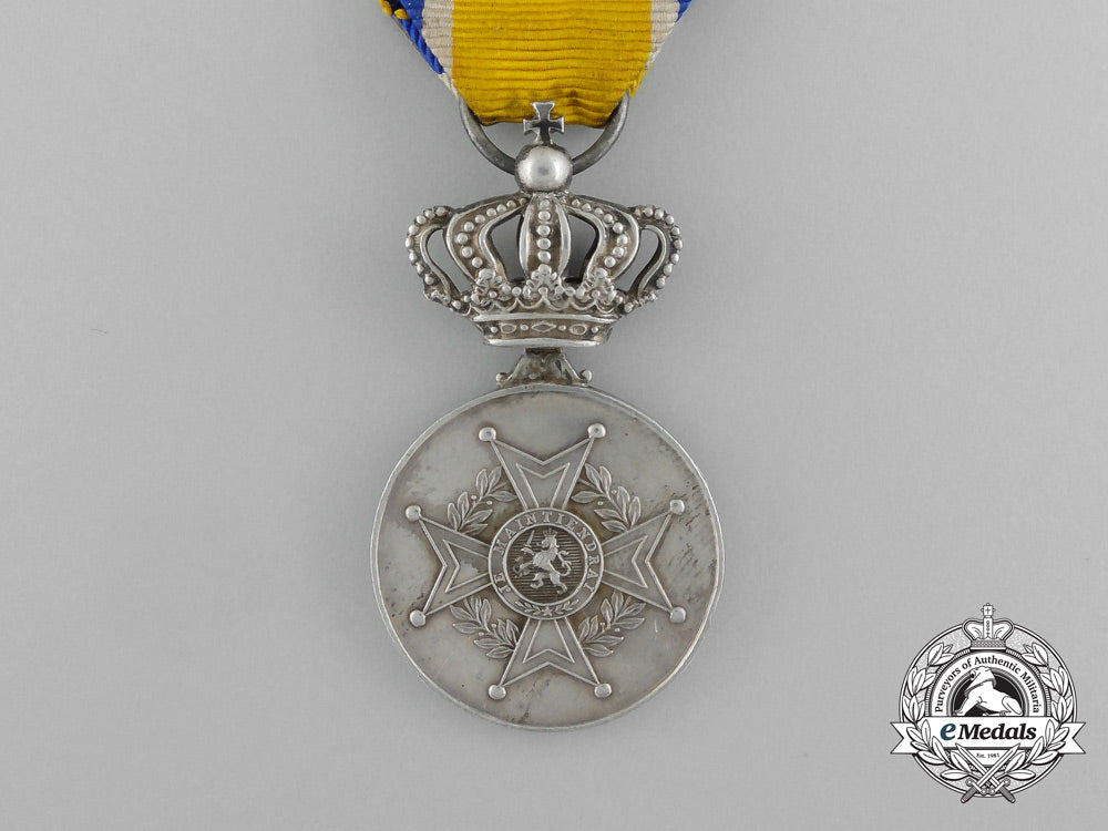 a_dutch_order_of_orange-_nassau;_silver_grade_medal_e_5197