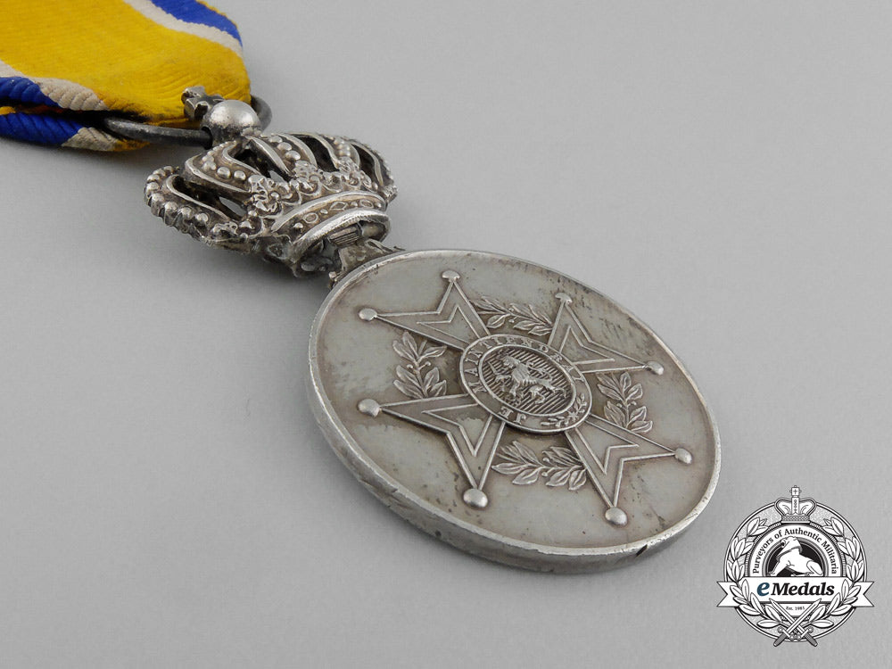 a_dutch_order_of_orange-_nassau;_silver_grade_medal_e_5200