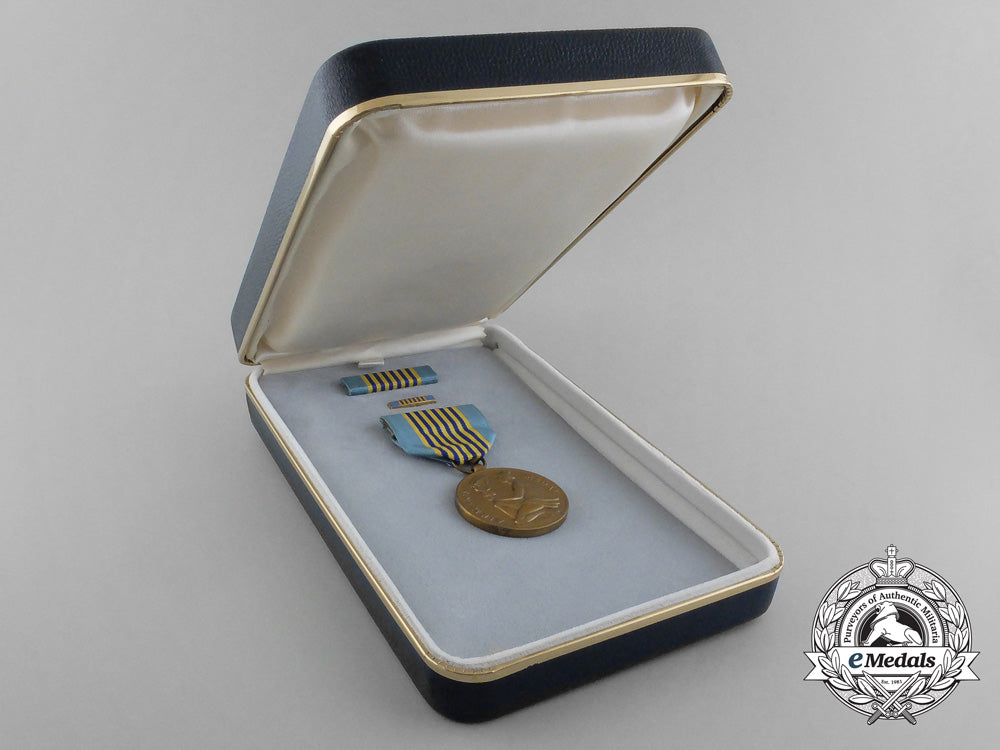 an_american_airman's_medal_with_case_e_5292_1