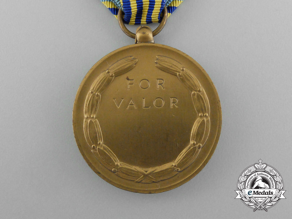 an_american_airman's_medal_with_case_e_5295_1