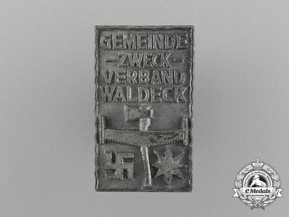 a_third_reich_period_waldeck_region_tea_party_badge_e_5463