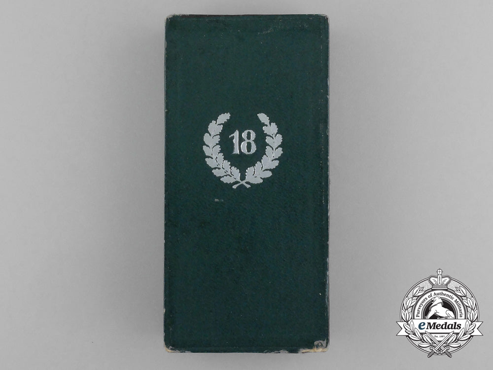 a_second_war_german_police_long_service_medal_for18_years_of_service_in_its_case_of_issue_e_5497