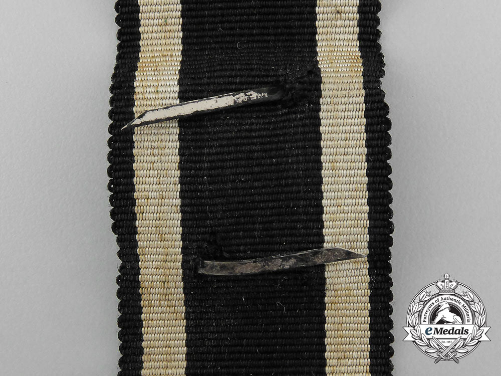 a_fine_clasp_to_the_iron_cross1939_second_class;2_nd_type;_reduced_size_in_its_original_ldo_case_e_6205