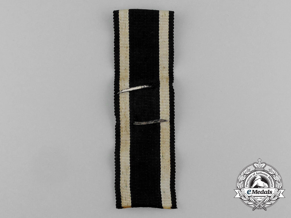 a_fine_clasp_to_the_iron_cross1939_second_class;2_nd_type;_reduced_size_in_its_original_ldo_case_e_6206