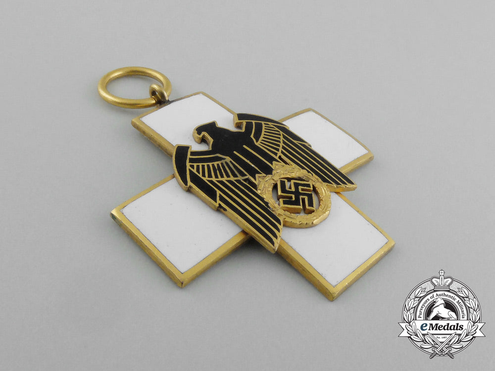 a_mint_social_welfare_decoration;3_rd_grade_in_its_original_ldo_case_of_issue_e_6426