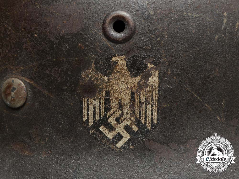 a_single_decal_m42_wehrmacht_heer(_army)_stahlhelm_by_vereinigte_deutsche_nickelwerke_e_7131