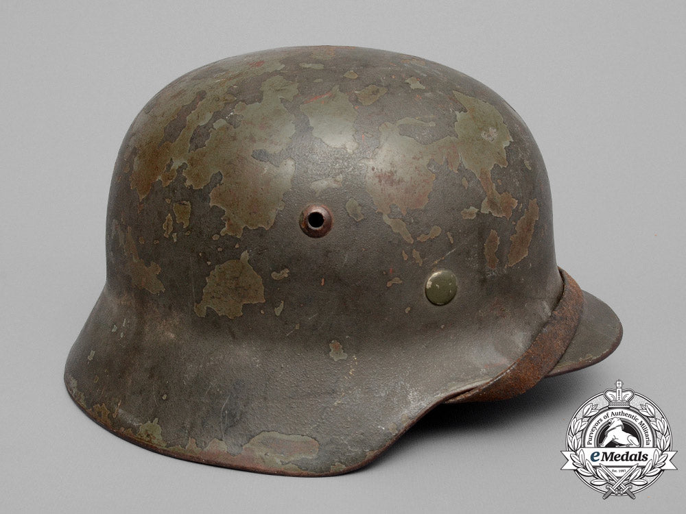 a_single_decal_m35_wehrmacht_heer(_army)_stahlhelm_by_vereinigte_deutsche_nickelwerke_e_7138