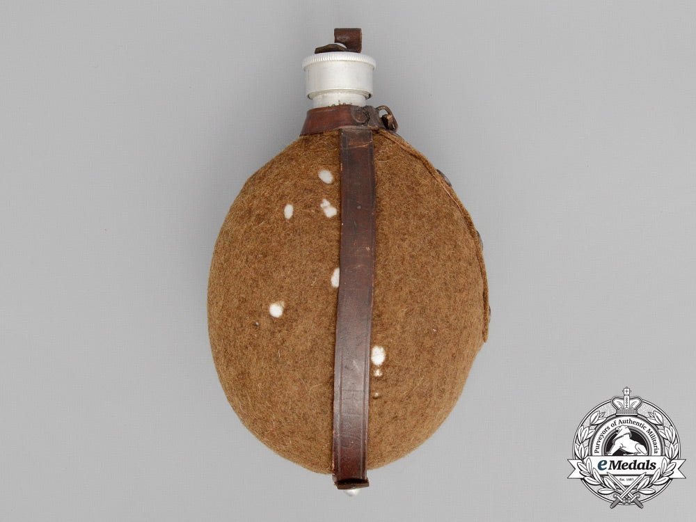 a_second_war_german_army(_heer)_canteen_with_large_clip_e_7146