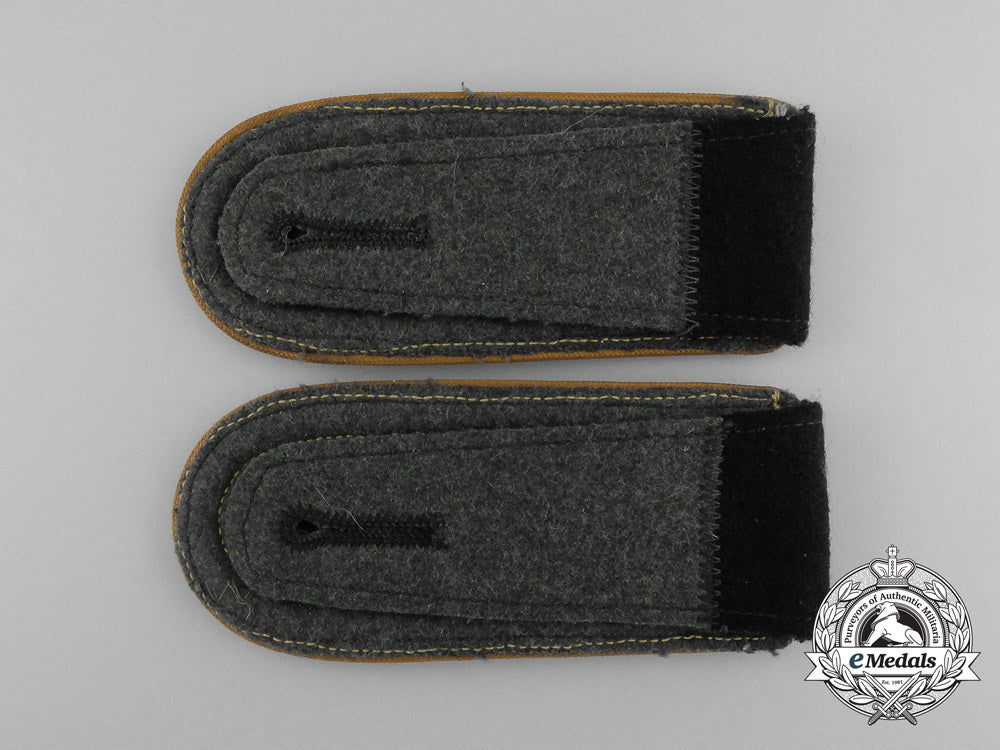 a_pair_of_waffen-_ss_cavalry_branch_staff_sergeant_rank_shoulder_boards_e_7590