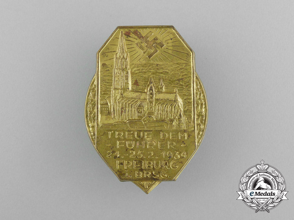 a1934_freiburg“_loyalty_to_the_führer”_badge_e_7616