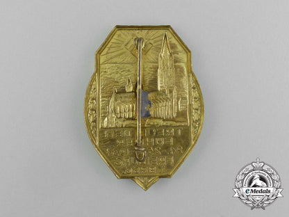 a1934_freiburg“_loyalty_to_the_führer”_badge_e_7617