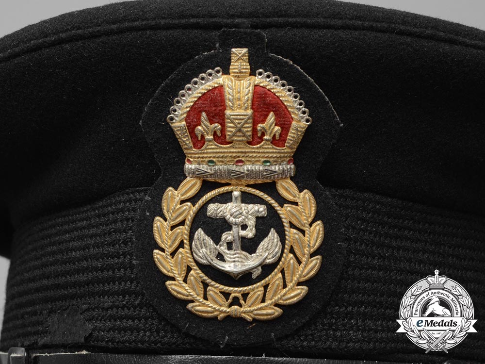 a_canadian_chief_petty_officer's_visor_cap_and_officer's_beret_e_7835