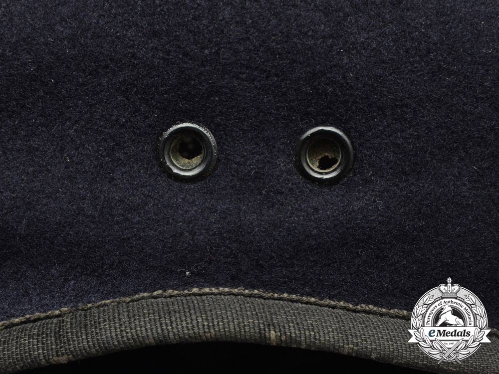 a_canadian_chief_petty_officer's_visor_cap_and_officer's_beret_e_7845