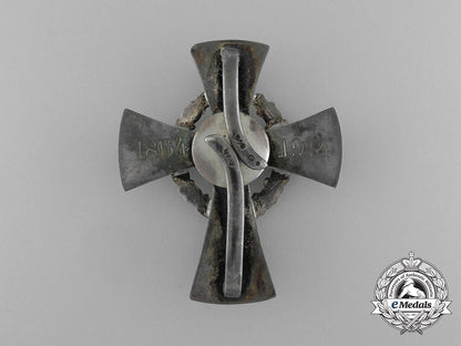 an_austrian_red_cross_officer’s_decoration1864-1914_e_7947_1