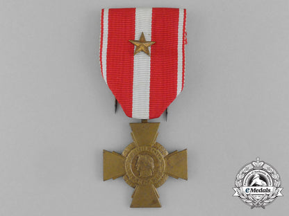 a_french_cross_of_military_valour_in_box_e_820_1
