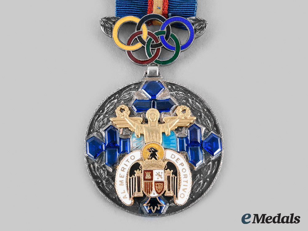 spain,_facisist_period._a_medal_for_sport_merit,_ii_class_silver_medal_with_case,_by_cejalvo,_c.1955__emd0121_m20_01733_1_1