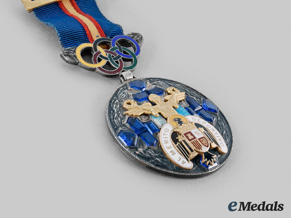 spain,_facisist_period._a_medal_for_sport_merit,_ii_class_silver_medal_with_case,_by_cejalvo,_c.1955__emd0132_m20_01735_1_1