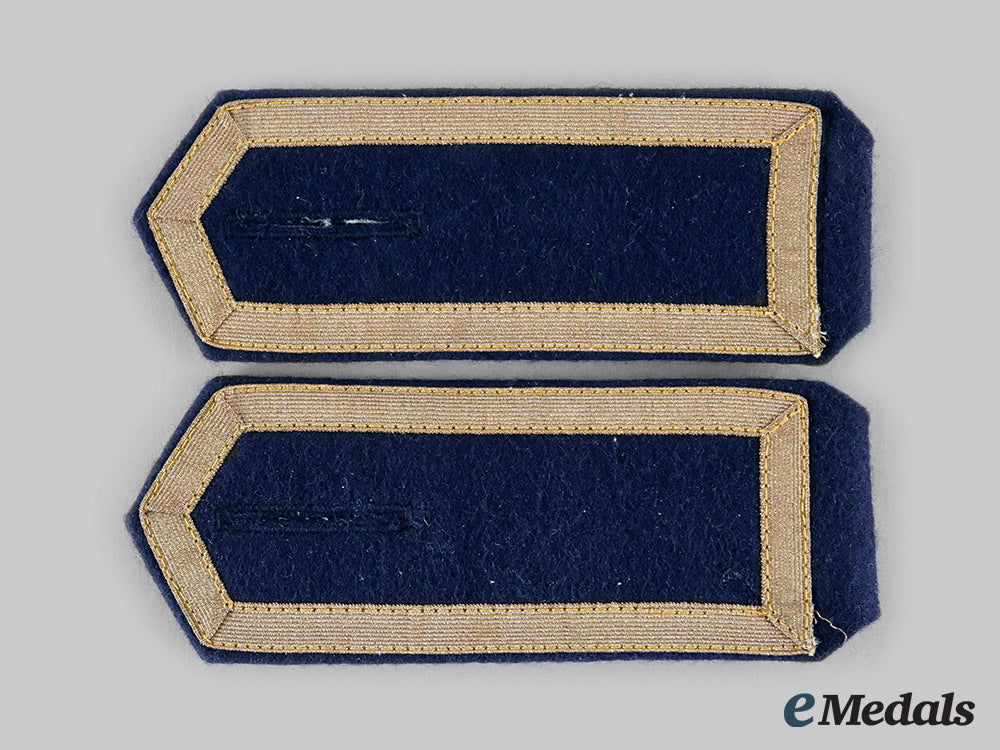 germany,_kriegsmarine._a_set_of_kriegsmarine_enlisted_personnel_shoulder_boards__emd0609_m20_01716_1