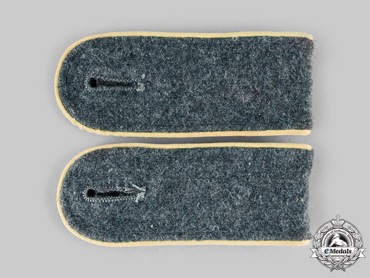 germany,_heer._a_set_of_signals_enlisted_personnel_shoulder_straps__emd0793_c20_01583_1