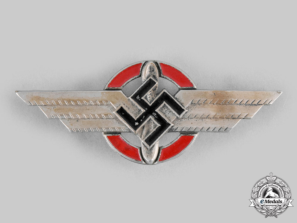 germany,_dlv._a_lot_of_german_air_sports_association_insignia_and_documents_to_karl_möbes__emd1290_c20_01635_1_1_1_1