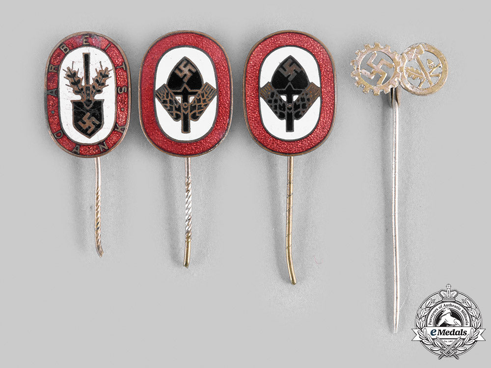 germany,_third_reich._a_lot_of_labour_organization_membership_pins__emd1566_m20_01896_1