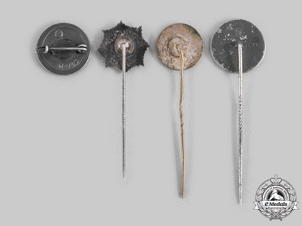 germany,_third_reich._a_lot_of_membership_pins__emd1610_m20_01909_1