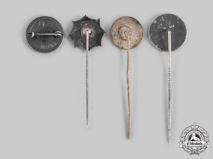 germany,_third_reich._a_lot_of_membership_pins__emd1610_m20_01909_1