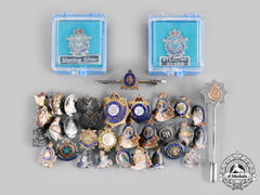 Canada, Commonwealth. A Lot Of Thirty-Four Regimental Lapel Badges