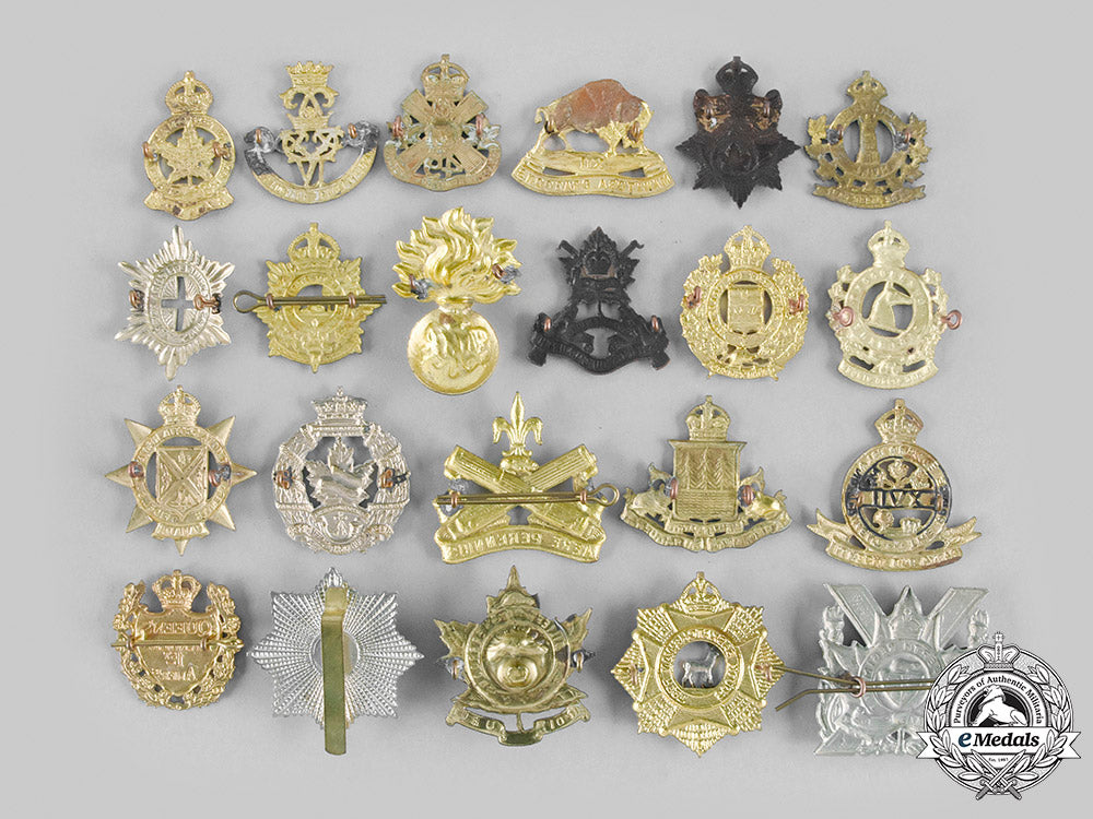 canada._a_lot_of_twenty-_two_cap_badges&_glengarry_badges__emd2020_m20_02106_1