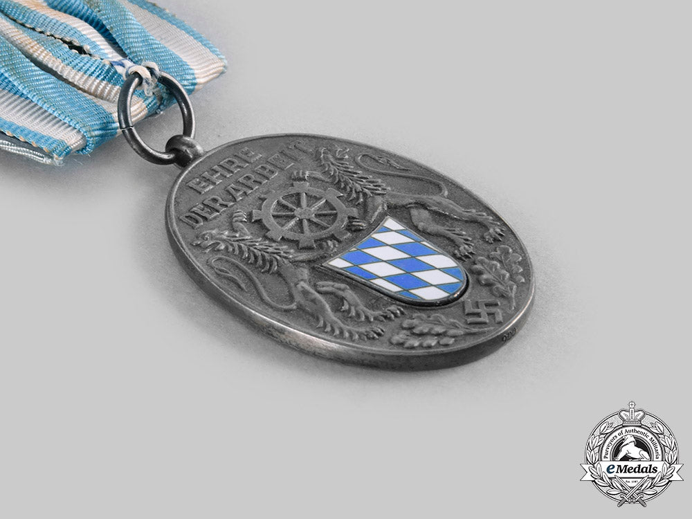 germany,_third_reich._a_bavarian_industry25-_year_faithful_service_badge,_with_case_and_miniature,_by_deschelr&_sohn__emd2203_c20_01845_1