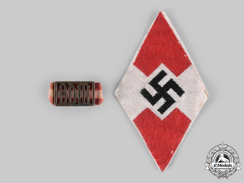germany,_hj/_bdm._a_pair_of_hj_and_league_of_german_girls_insignia__emd2662_c20_01928