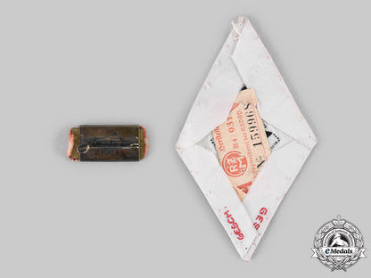 germany,_hj/_bdm._a_pair_of_hj_and_league_of_german_girls_insignia__emd2664_c20_01929