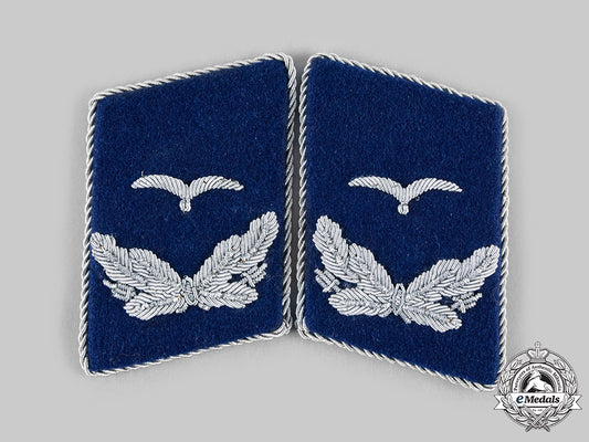 germany,_luftwaffe._a_set_of_luftwaffe_medical_leutnant_collar_tabs__emd3725_c20_02090_1