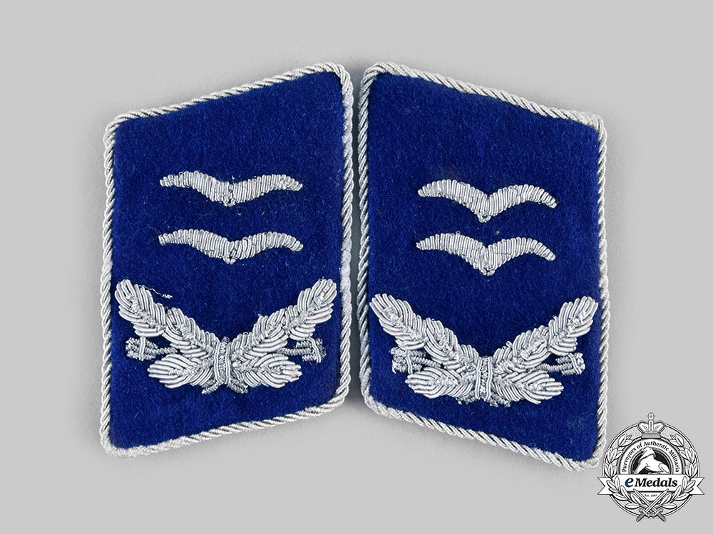 germany,_luftwaffe._a_set_of_luftwaffe_medical_oberleutnant_collar_tabs__emd3737_c20_02094_1