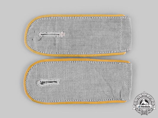 germany,_luftwaffe._a_set_of_enlisted_flight_personnel_summer_shirt_shoulder_straps__emd3765_c20_02102