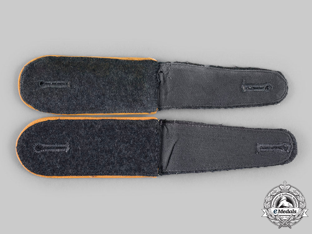 germany,_luftwaffe._a_lot_of_luftwaffe_enlisted_flight_personnel_shoulder_straps__emd4200_c20_02367_1_1