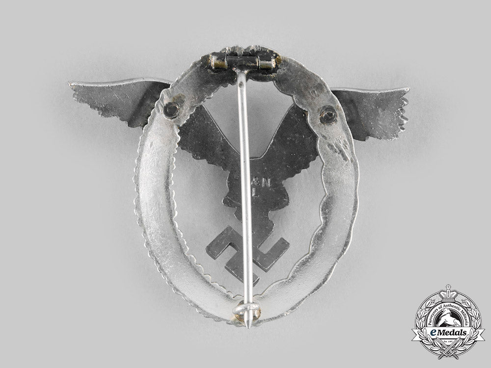 germany,_luftwaffe._a_pilot’s_badge,_by_berg&_nolte__emd4264_c20_02386_1_1_1_1_1_1