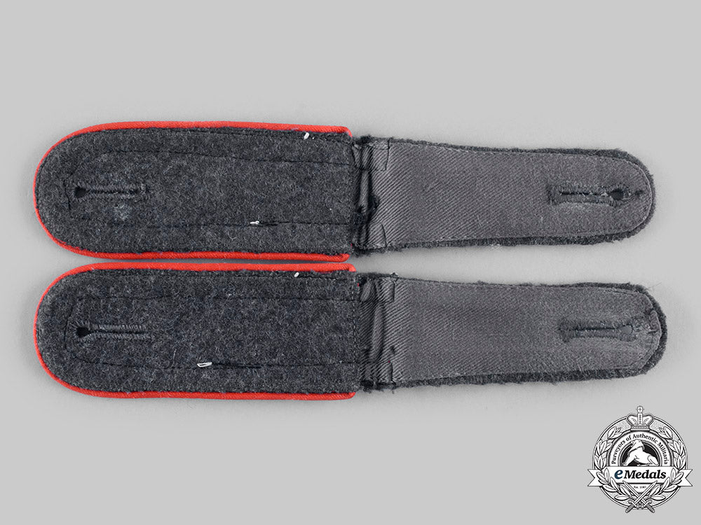 germany,_luftwaffe._a_set_of_luftwaffe_flak/_artillery_unteroffizier_shoulder_straps__emd4665_c20_02313_1