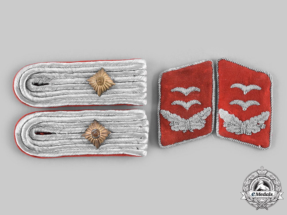 germany,_luftwaffe._a_group_of_luftwaffe_flak/_artillery_oberleutnant_rank_insignia,_from_the_estate_of_leopold_guggenberger__emd4678_c20_02333_1