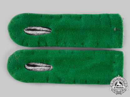 germany,_heer._a_pair_of_panzergrenadier_leutnant_shoulder_boards__emd7783