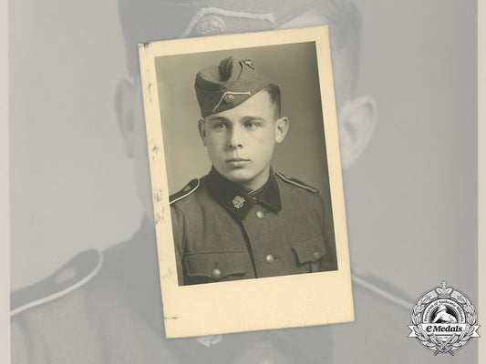 germany,_ss._a3_rd_ss_panzer_division_totenkopf_studio_portrait_emd_286_1