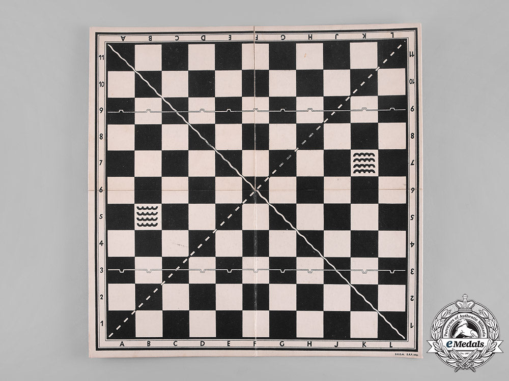 germany,_nsdap._a_game_of_battle-_chess(_tak_tik),_with_game_board,_figurines,_and_instructions_emd_4587_2__m20_0309_1