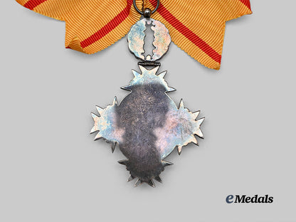 japan,_empire._an_order_of_the_sacred_crown,_v_i_class,_c.1900_e_medals__m0332-47_8