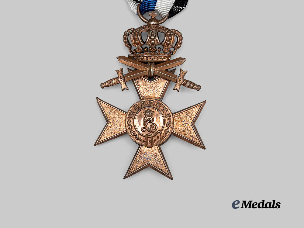bavaria,_kingdom._a_military_merit_cross,_i_i_i_class_with_swords,_crown,_and_case,_by_jacob_leser_e_medals__g62821_8