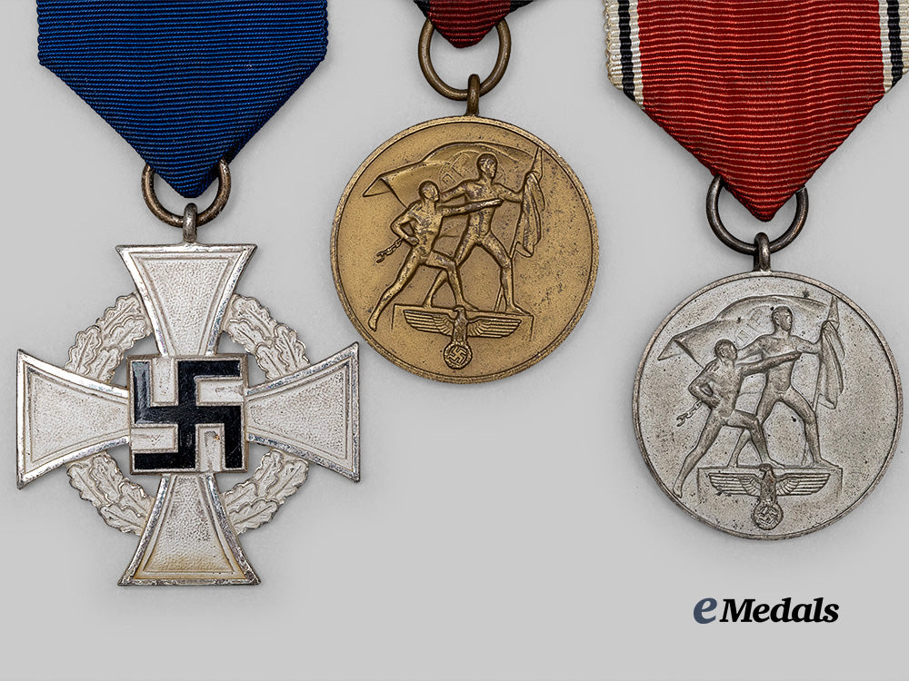 germany,_third_reich._a_mixed_lot_of_awards_for_military_and_occupation_service_e_medals__g62852_3