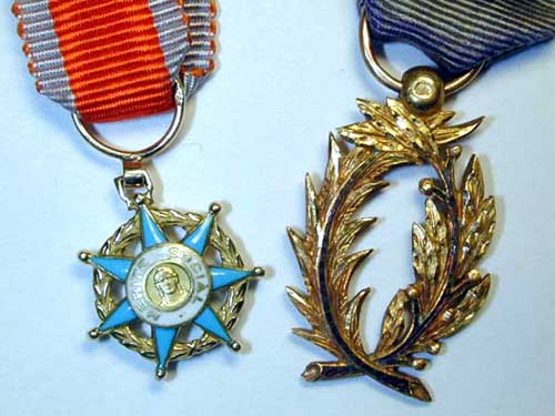 two_gold_miniatures_f1050001