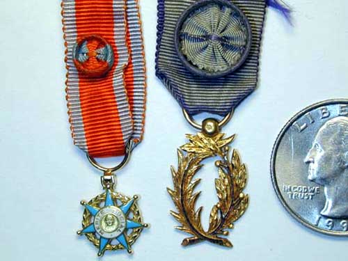 two_gold_miniatures_f1050003