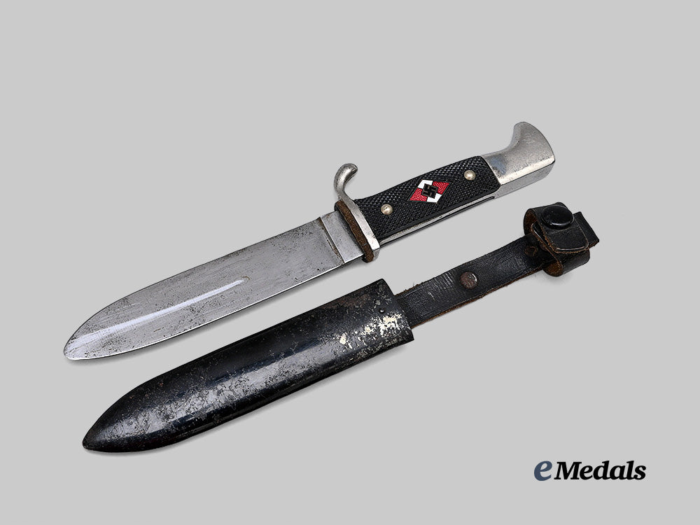 germany,_h_j._a_member’s_knife,_by_josef_hack,_c.1939_e_medals__g62898_3